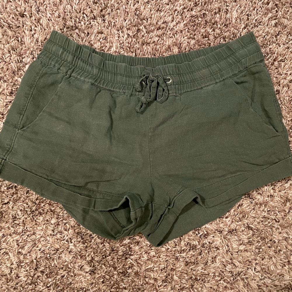 Forever 21 hunter green linen blend shorts